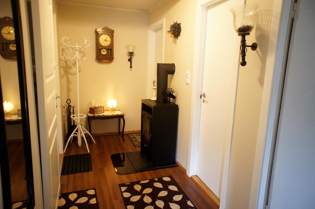 Berge & Laila'S Private Apartment Forde  Exterior photo